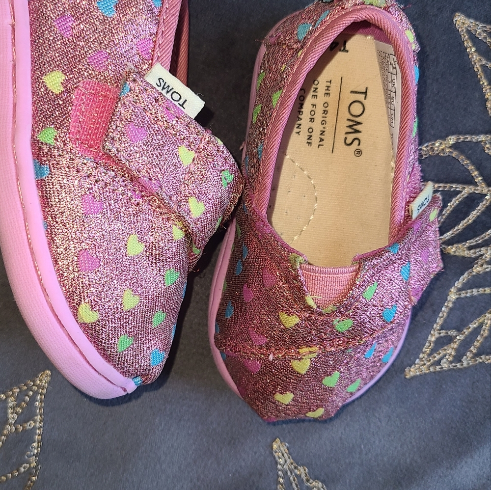 Toms pink with hearts